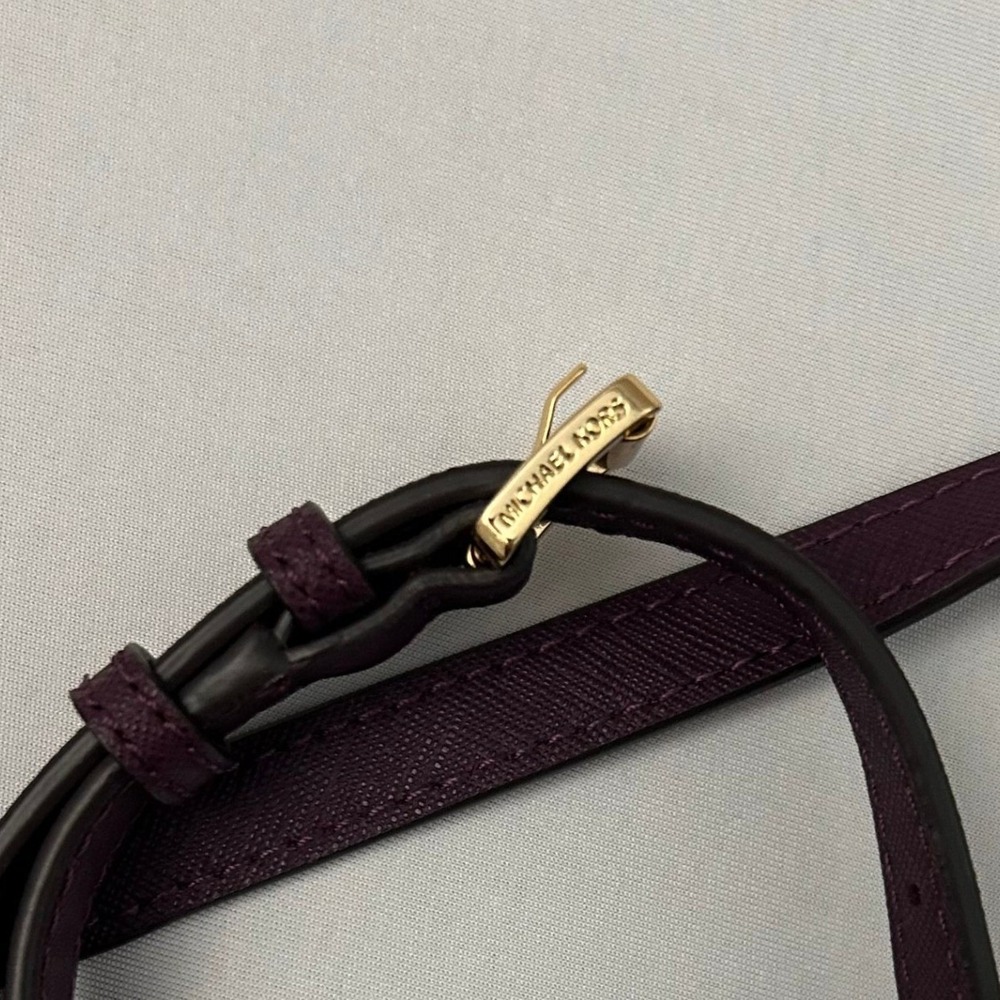 Michael Kors Purse Daniela Saffiano Leather Crossbody Bag Plum Gold Hardware - Picture 4 of 12
